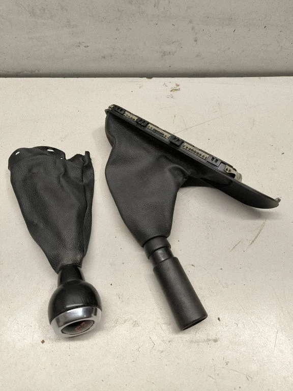Gear lever shifter trim leather/knob – front