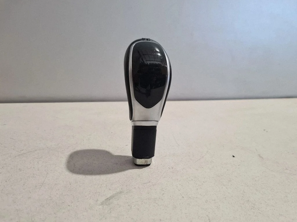 Gear lever shifter trim leather/knob – front