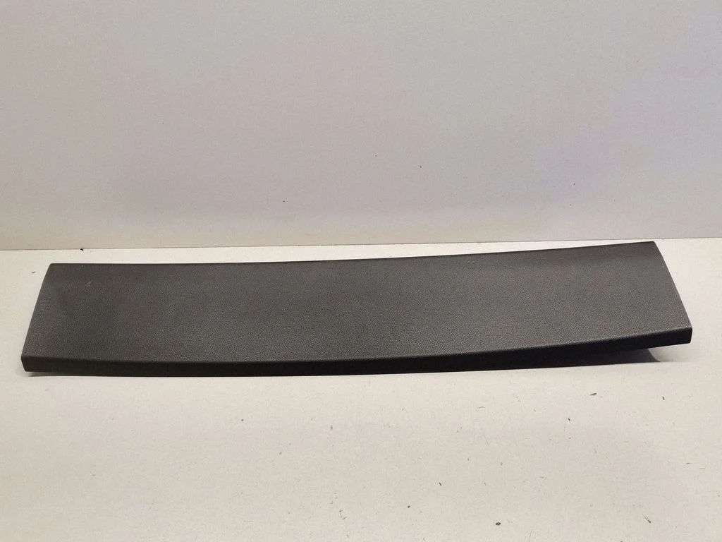 Tailgate trim 6776548050
