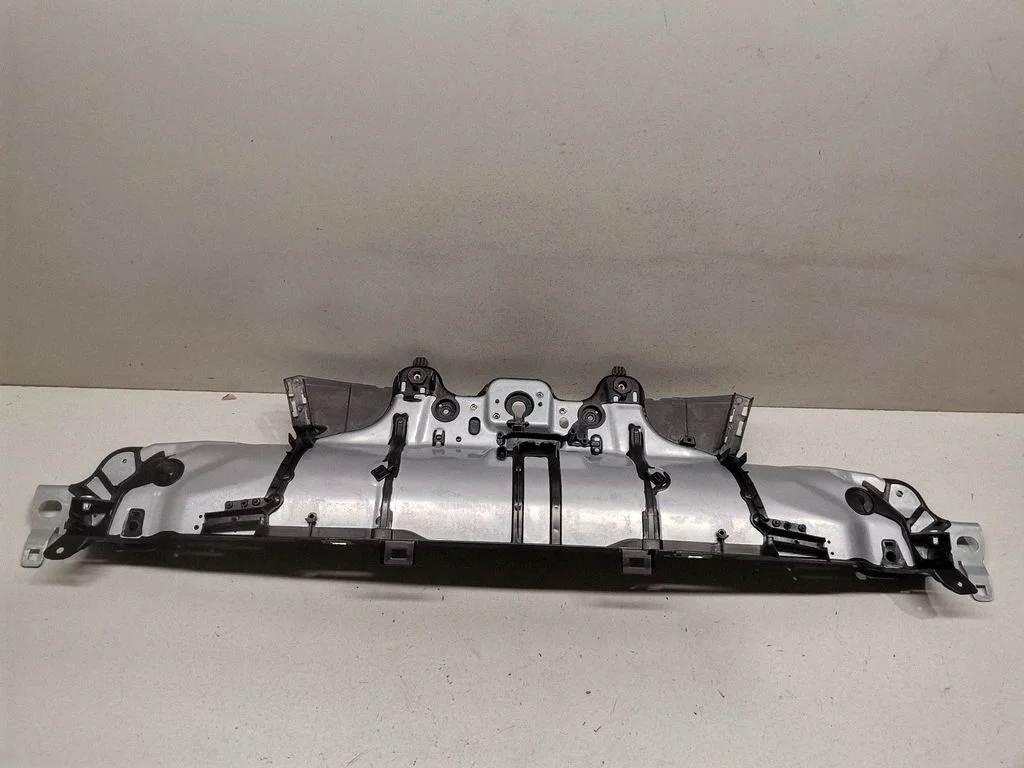 Radiatoru paneļa augšējā daļa – Porsche Macan (95B) (2019-)