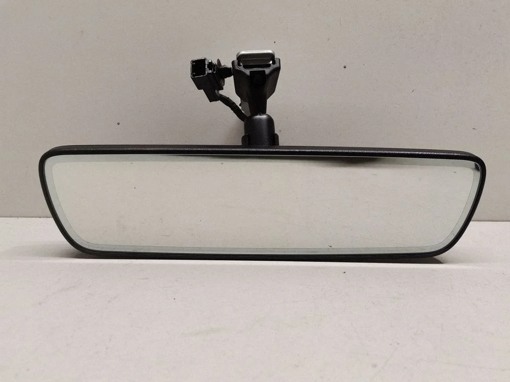 Rear view mirror (interior) E11048368