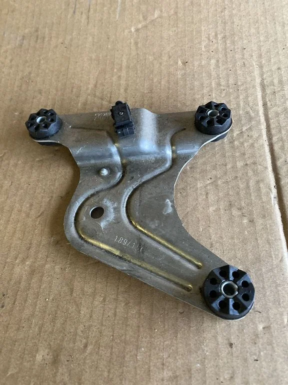 Radiator mount bracket – BMW 6 Series F06 Gran coupe (2012-2018)