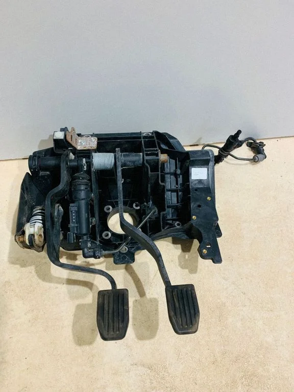 Pedaalisõlm – Jaguar F-Type (2013-)