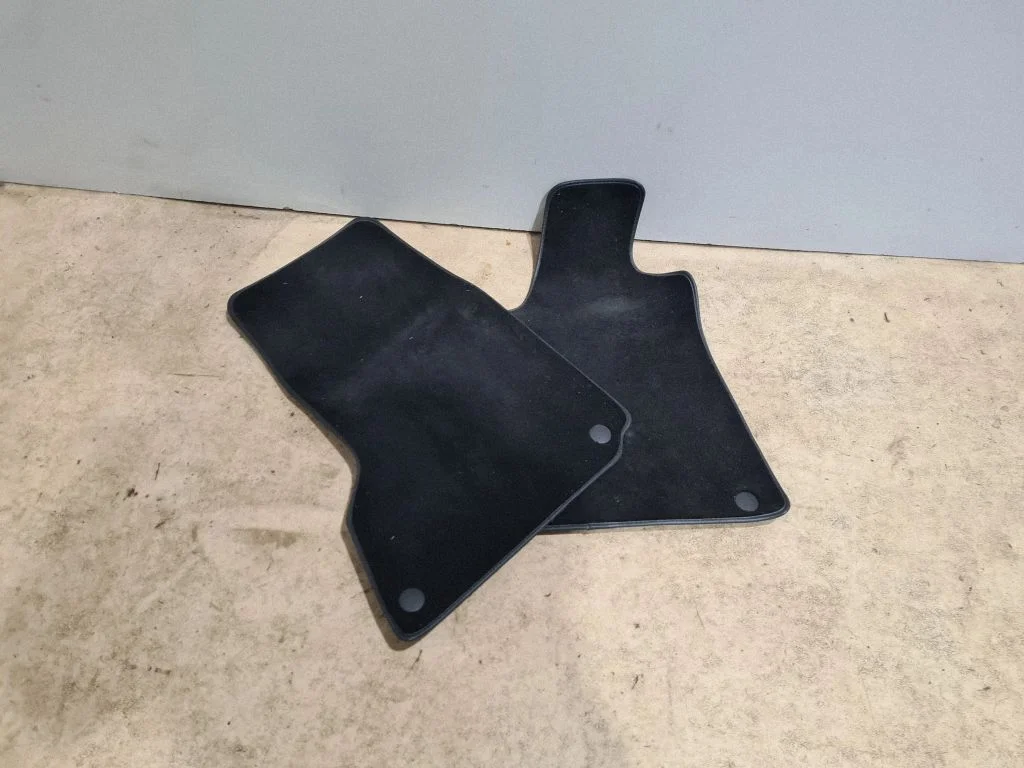 Car floor mat set