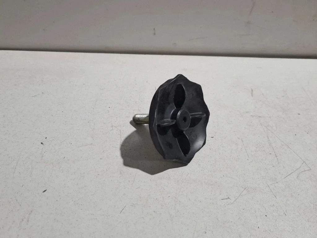 Spare wheel bolt 68082978AA
