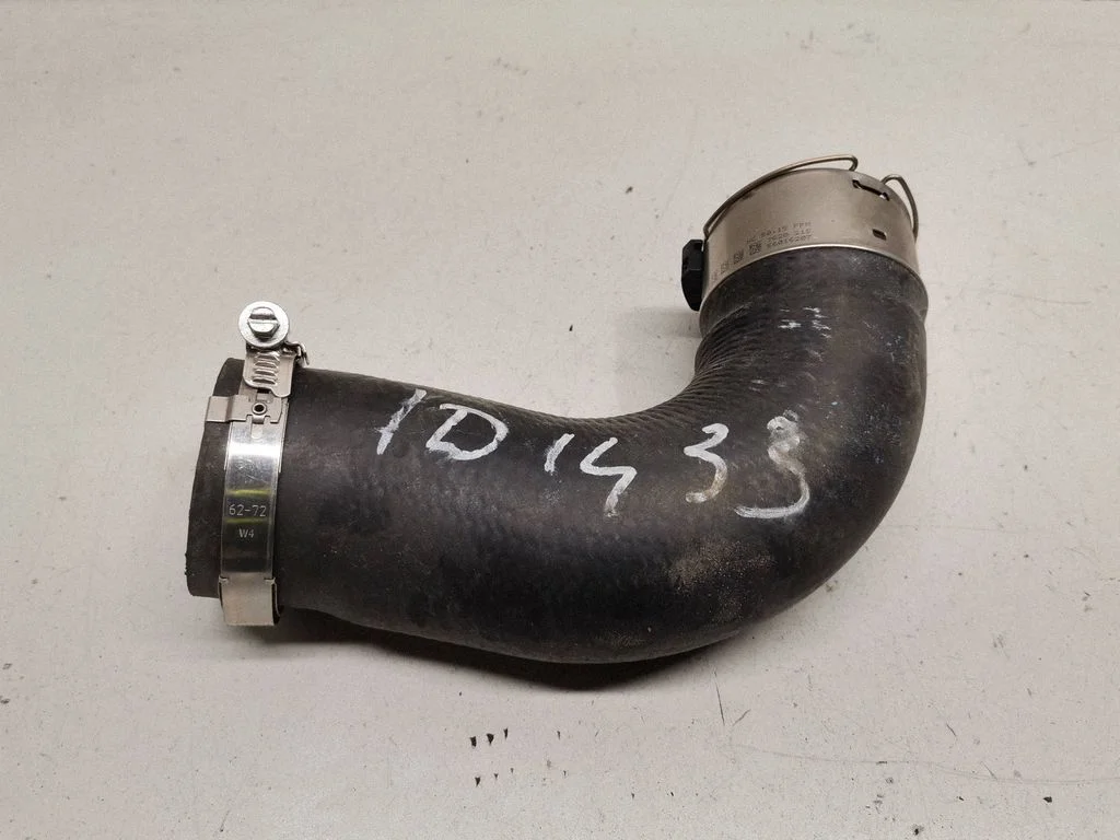 Interkūlerio žarnos/ vamzdelio laikiklis/ kronšteinas