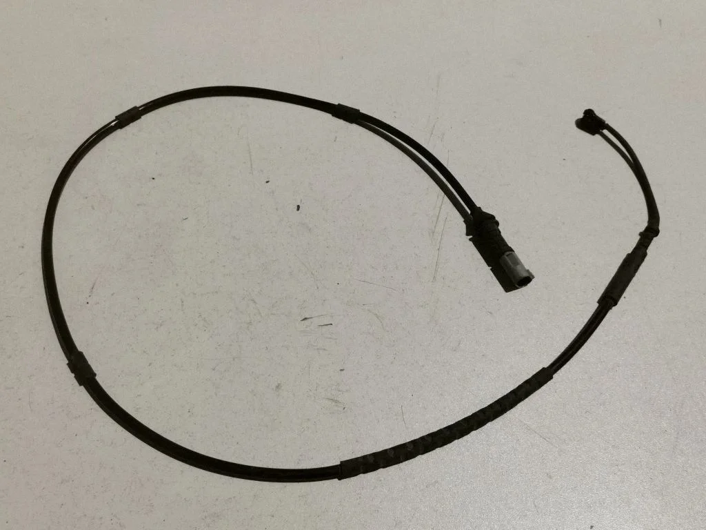 Brake pads wear sensor – BMW 5 Series F10 F11 (2009-2016)