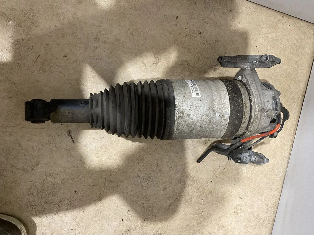 Shock absorber/damper/air suspension – Porsche Cayenne (92A) (2010-2017)