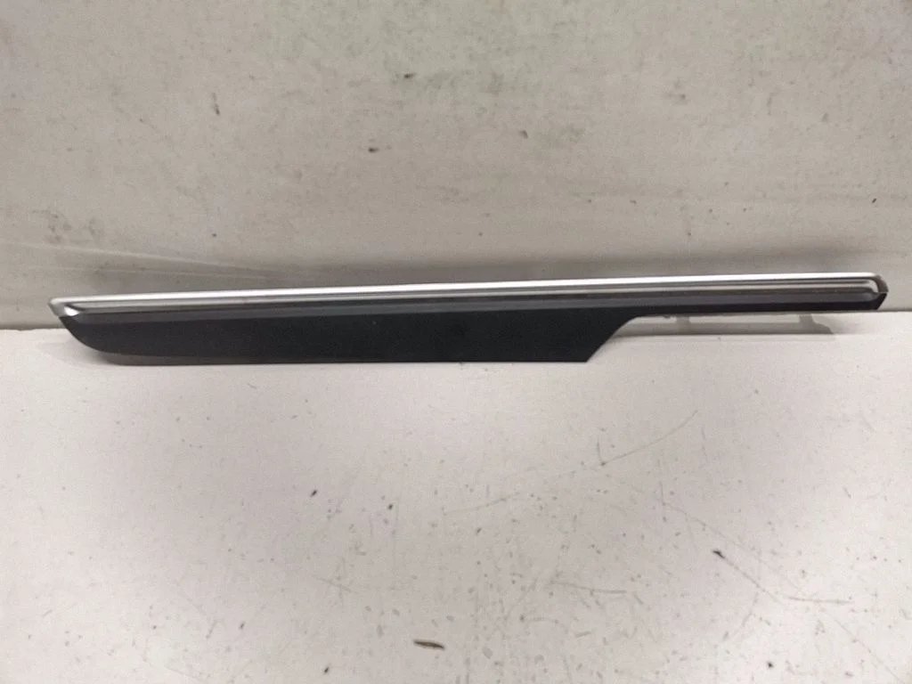 Rear door card trim – Porsche Macan (95B) (2019-)