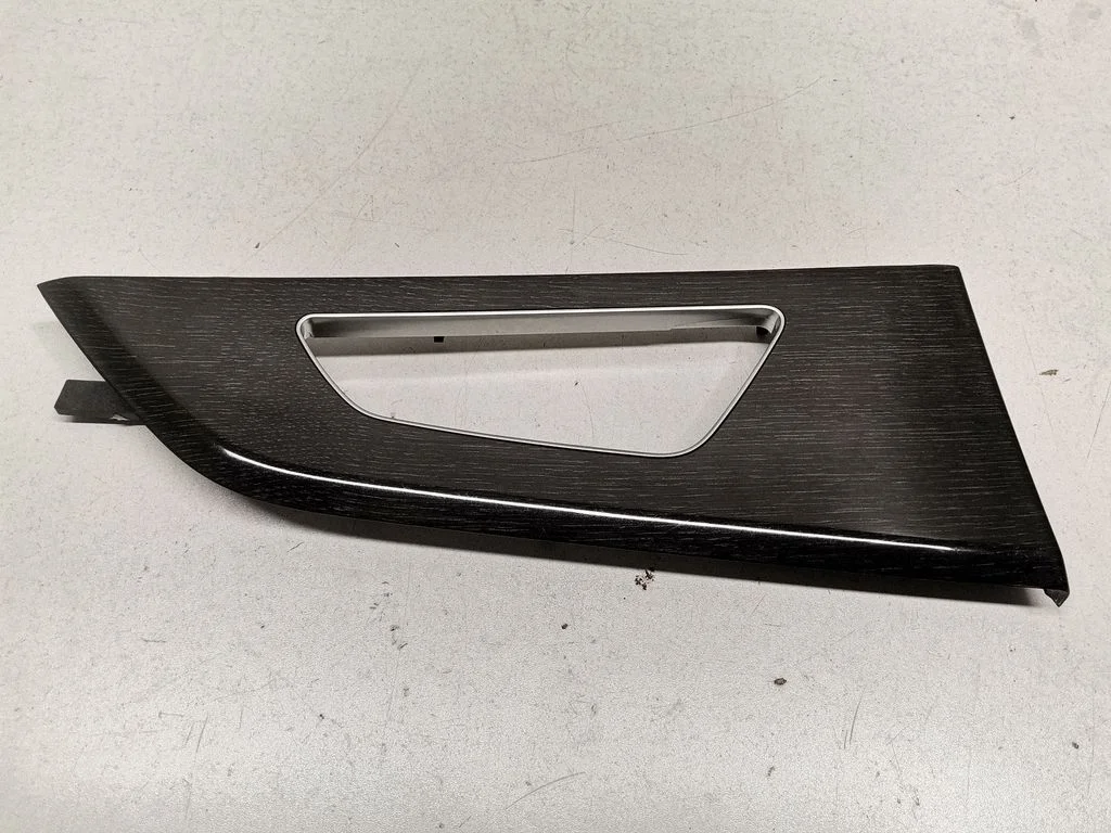Rear door card trim – Audi RS Q8 (2019-)