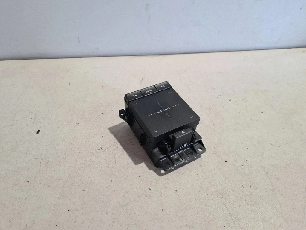 Head unit multimedia control – Lexus NX (2014-2021)