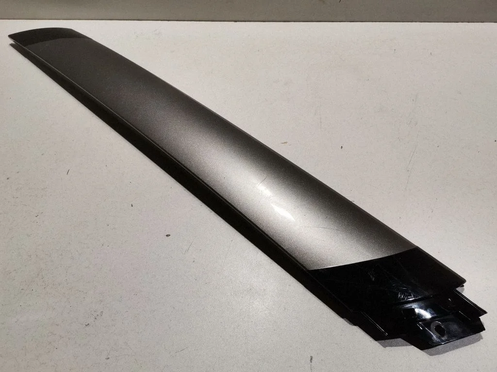 Windshield trim N8B2025A52