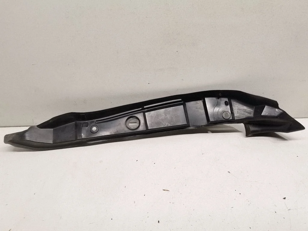 Fender end trim 8R0821111C
