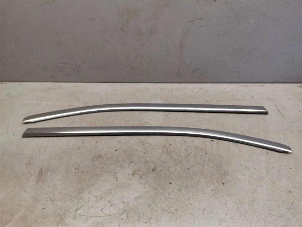 Rear door glass trim molding A2056700622