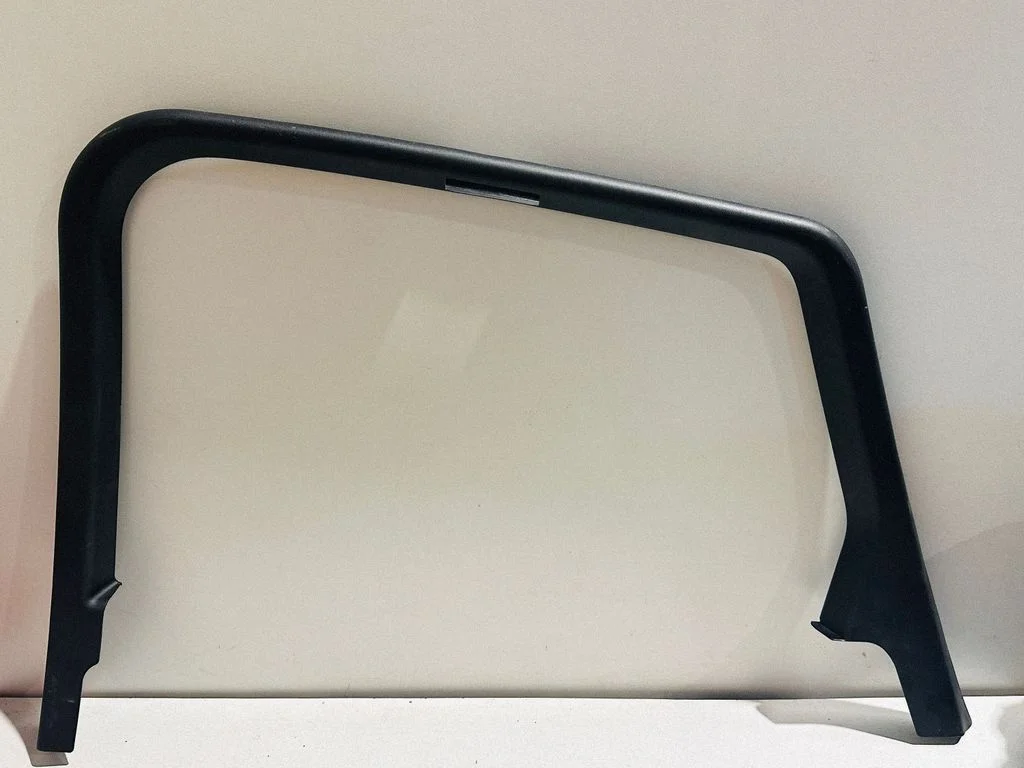 Rear door glass trim molding 95B867672B