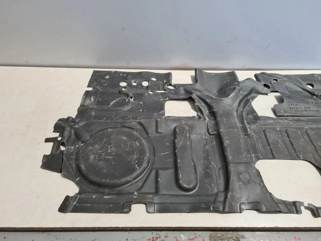 Sound insulation of firewall 95B863545A