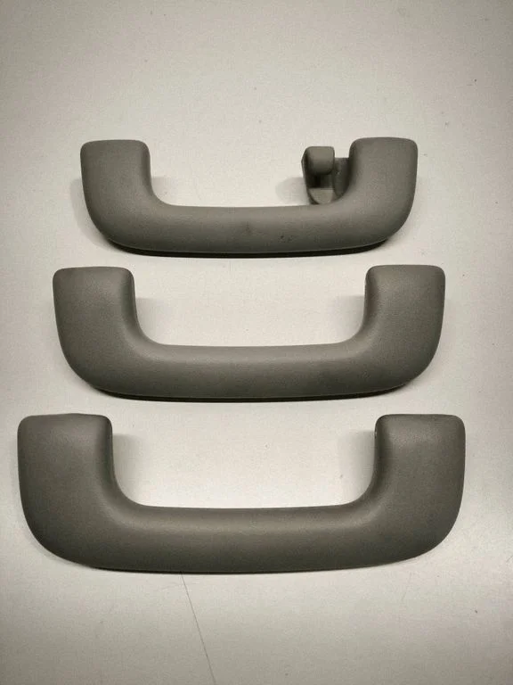 A set of handles for the ceiling 85342G5200