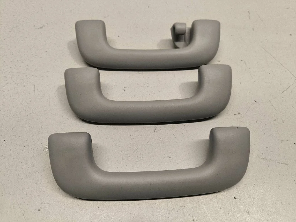 A set of handles for the ceiling 85342M0300