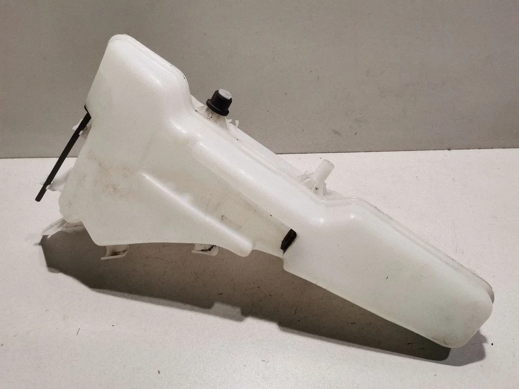 Windshield washer fluid reservoir/tank – Porsche 911 991 (2011-2019)