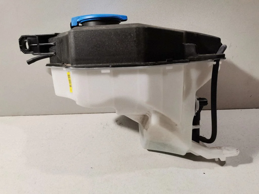Windshield washer fluid reservoir/tank – KIA EV6 (2021-)