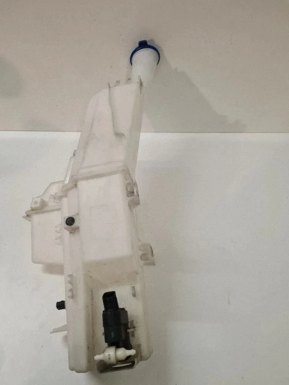 Windshield washer fluid reservoir/tank – KIA Sportage (2016-2021)
