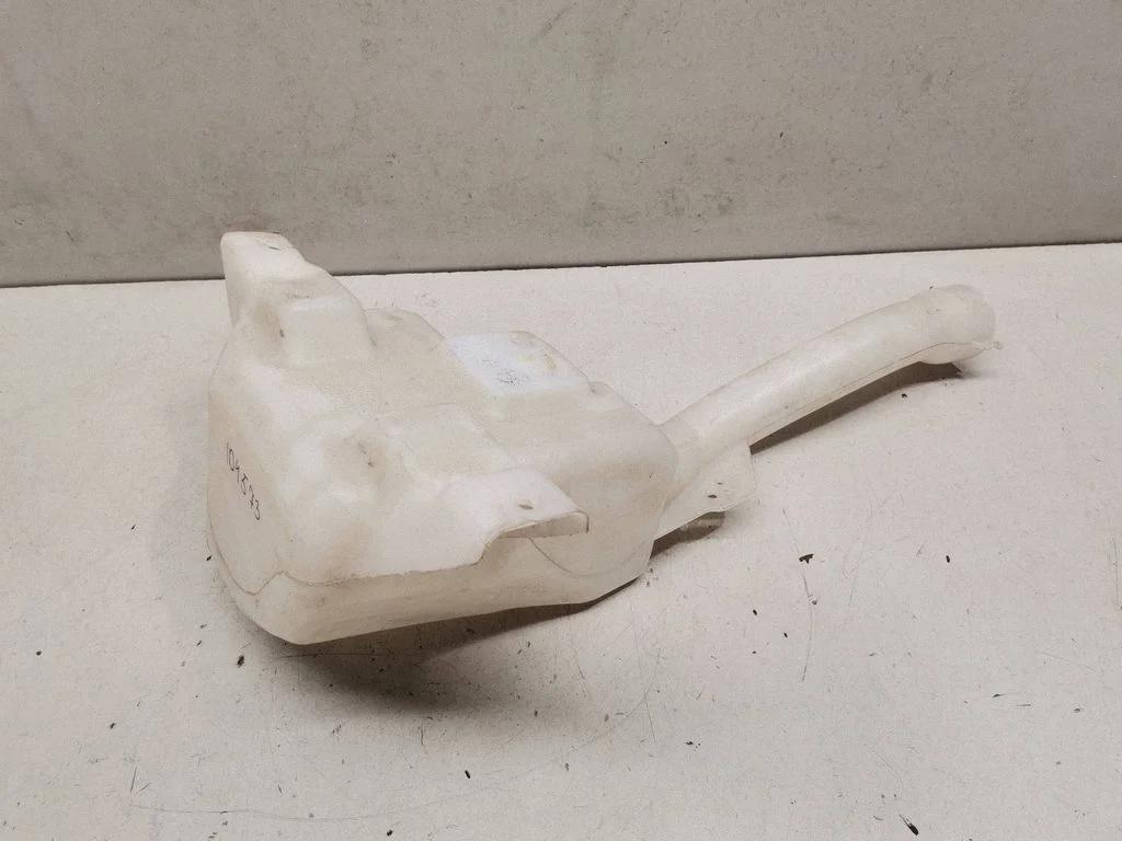 Windshield washer fluid reservoir/tank FR3V17B613