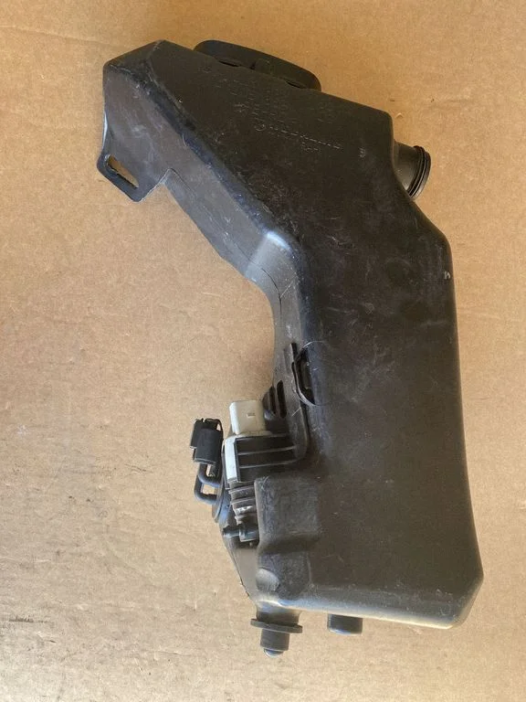 Windshield washer fluid reservoir/tank – Mercedes-Benz GLC-Class C253 (2016-)