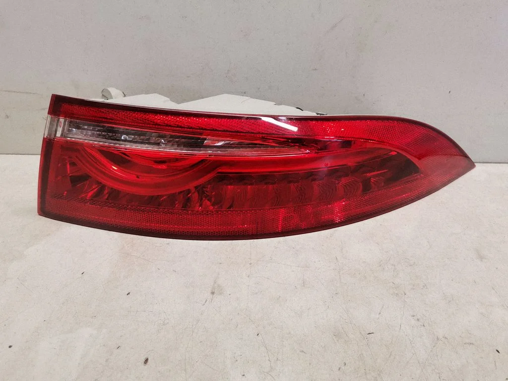 Rear/tail lights GX6313404AE