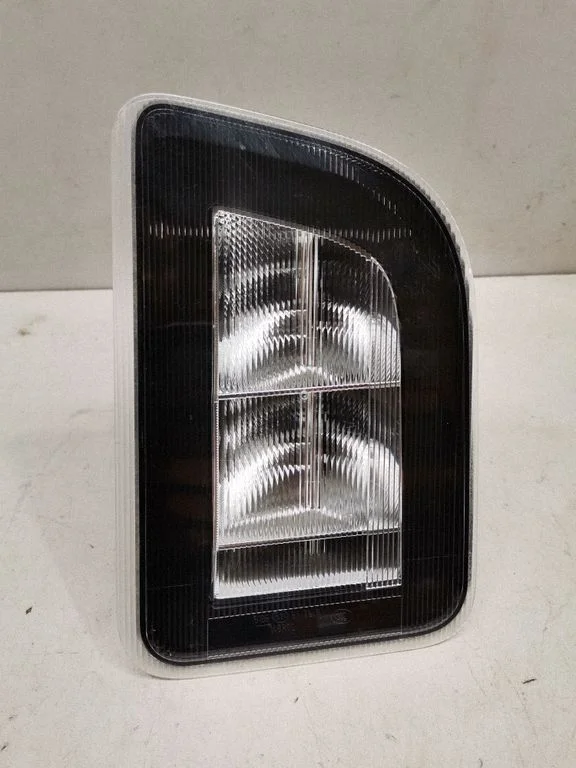 Lampa tylna w błotniku H4795379207