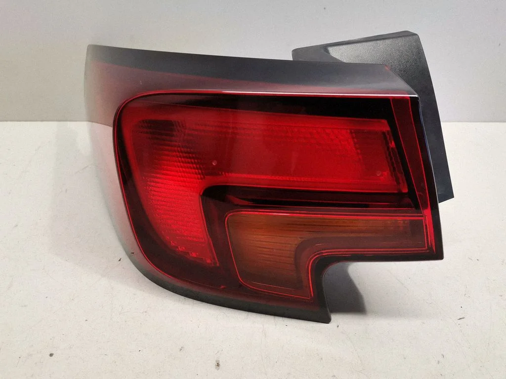 Rear/tail lights 39015943