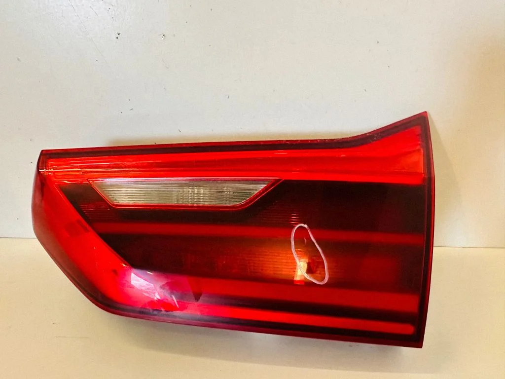 Tailgate rear/tail lights 7388950