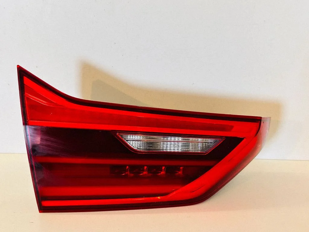 Tailgate rear/tail lights 8493051