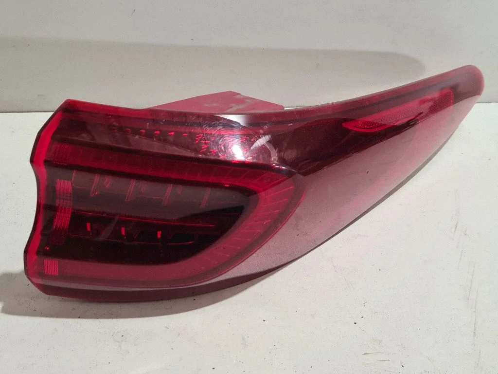 Rear/tail lights 92402F1600