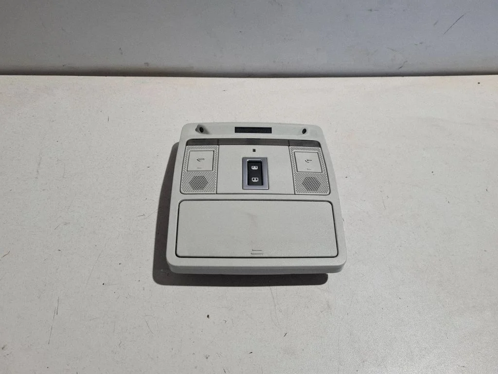 Esiistmete valgustustuli FK7215K609AA