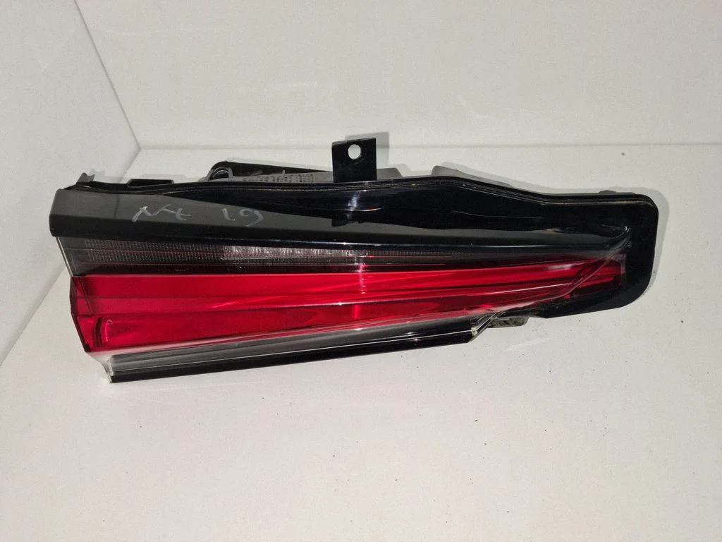 Rear/tail lights – rear left