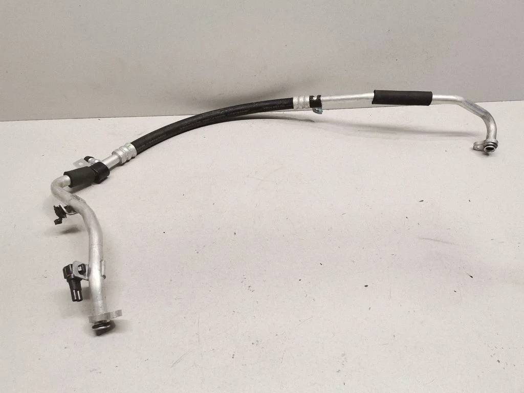 Air conditioning (A/C) pipe/hose – front