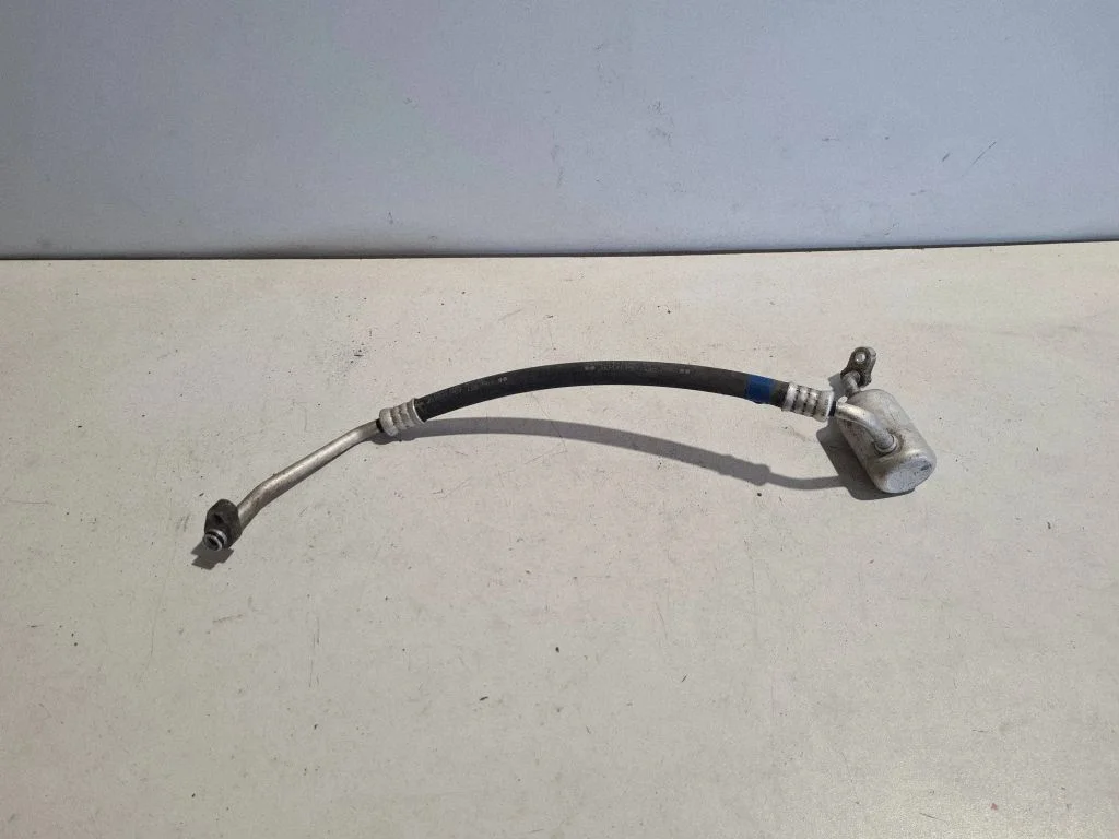 Air conditioning (A/C) pipe/hose