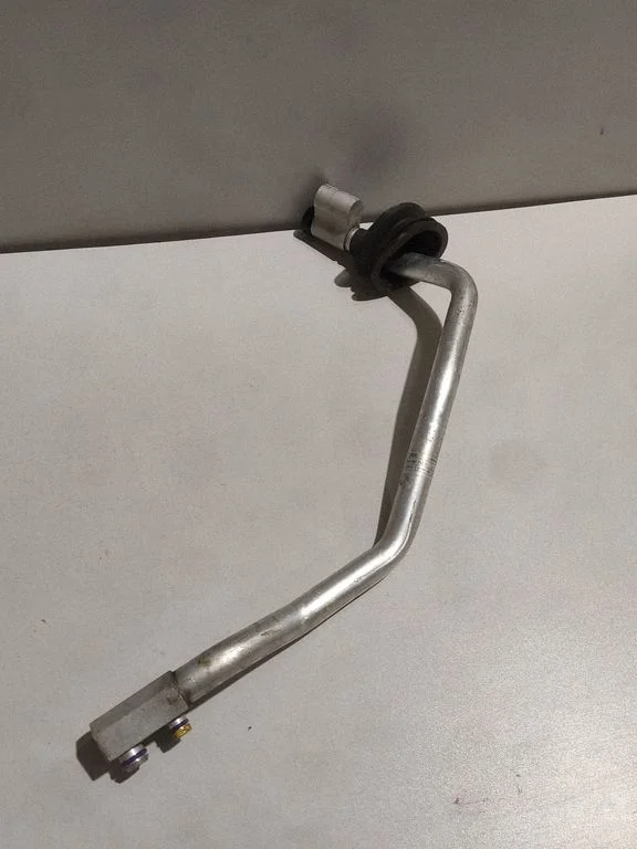 Air conditioning (A/C) pipe/hose 8R2260712C