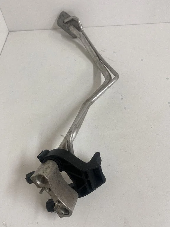 Air conditioning (A/C) pipe/hose 938425703