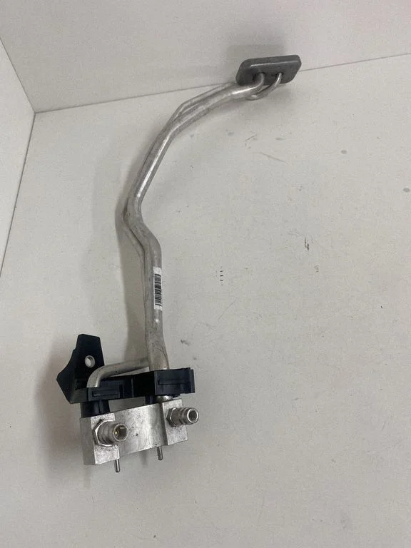 Air conditioning (A/C) pipe/hose 938425703
