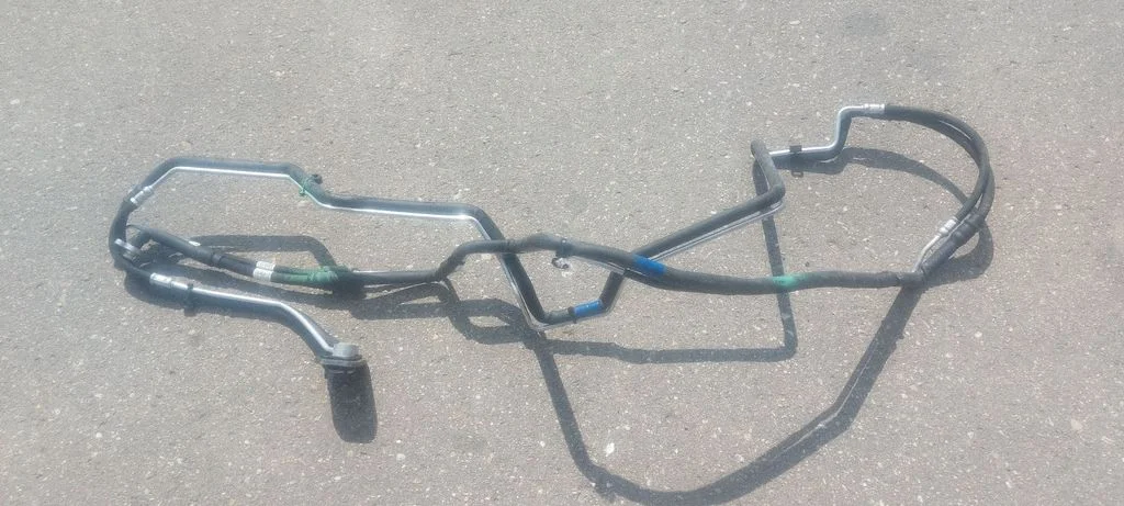 Air conditioning (A/C) pipe/hose 31469806