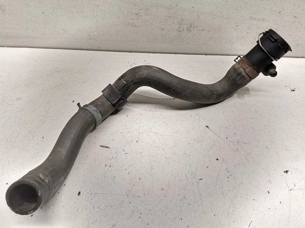 Engine coolant pipe/hose 8K0122293F