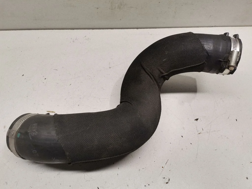 Engine coolant pipe/hose 8R0145737N