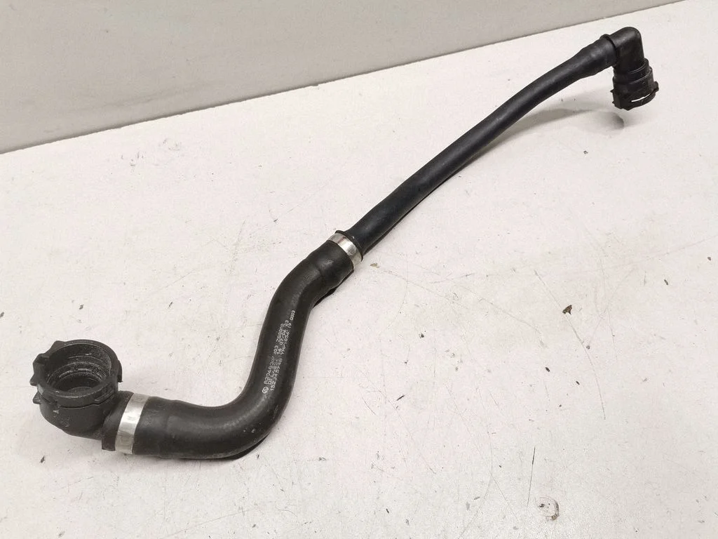 Engine coolant pipe/hose A2068304803