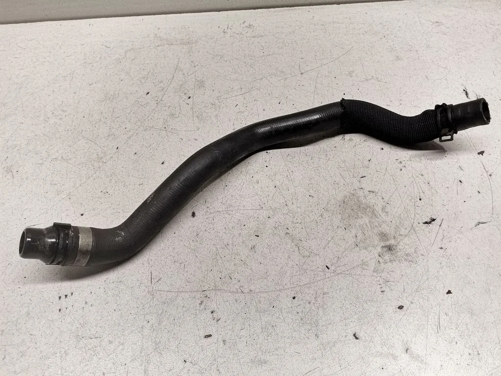 Engine coolant pipe/hose – front