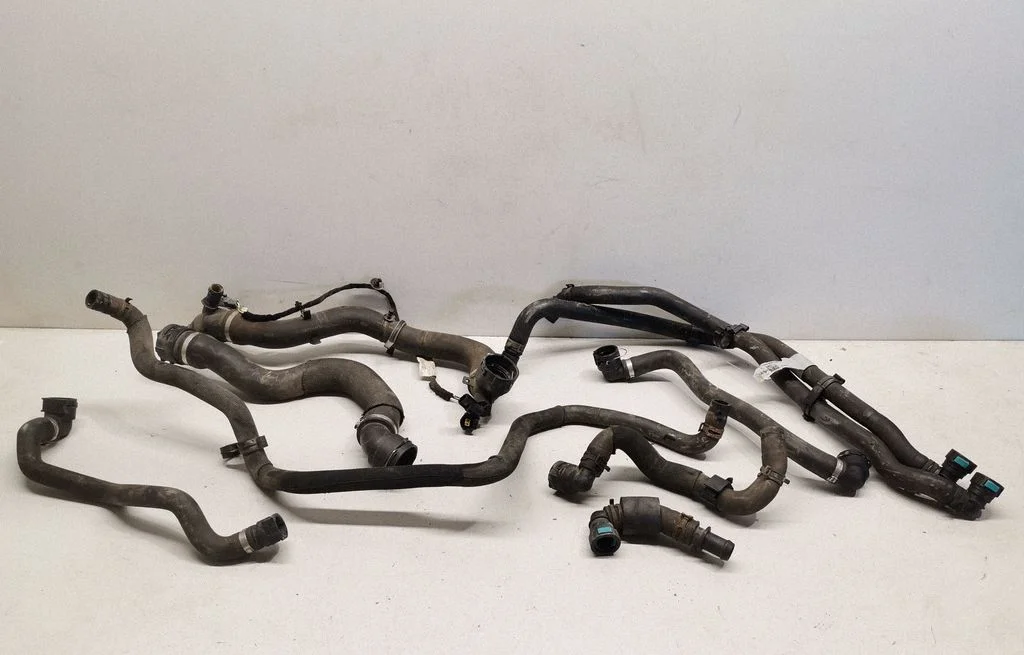 Engine coolant pipe/hose GX738286AE