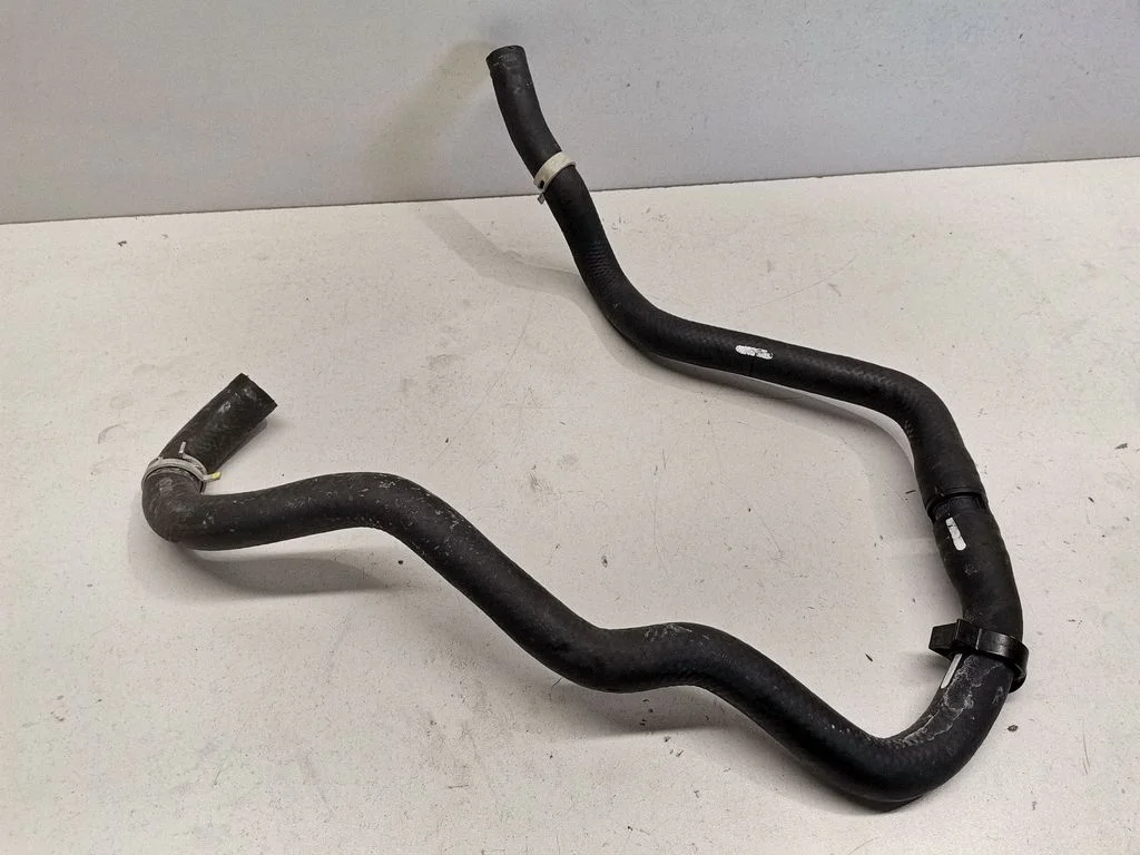 Engine coolant pipe/hose – front