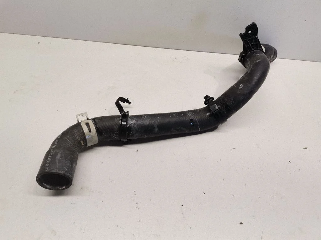 Engine coolant pipe/hose – front