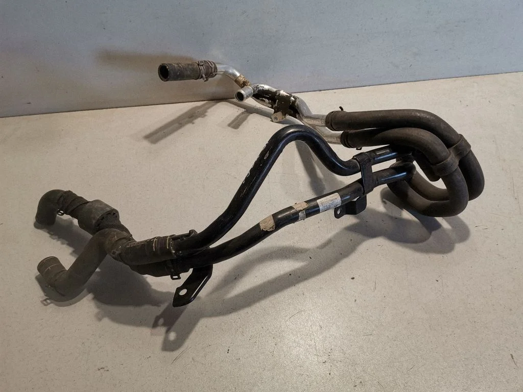 Engine coolant pipe/hose 7P5121070J
