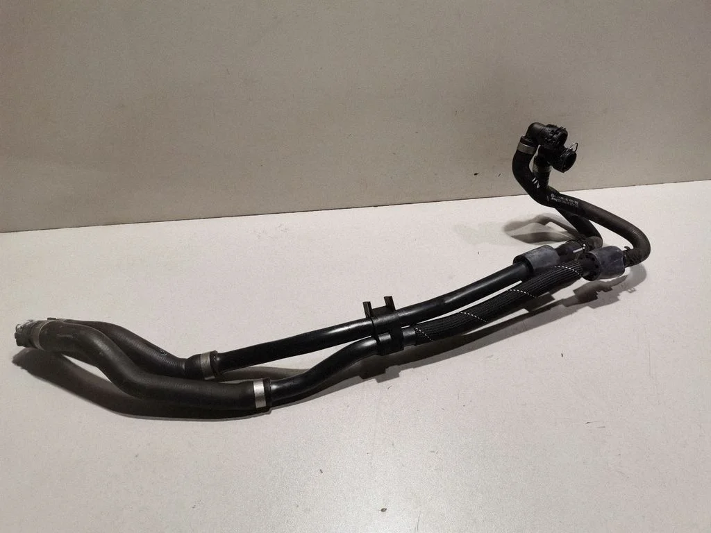 Motora dzesēšanas caurule (-es)/šļūtene (-es) A2055005800